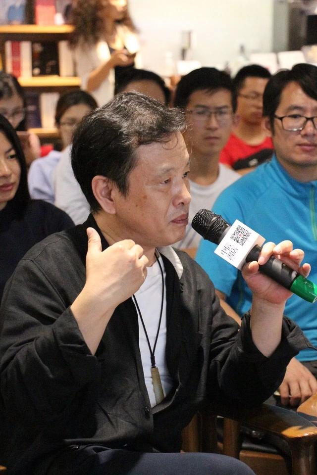 周晓枫谈散文:我对形容词从没放弃我的爱慕