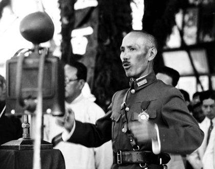 西安事变后闻一多大骂：国家元首岂可劫持