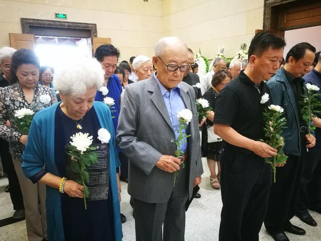 著名男高音歌唱家柳石明同志逝世 享年80岁