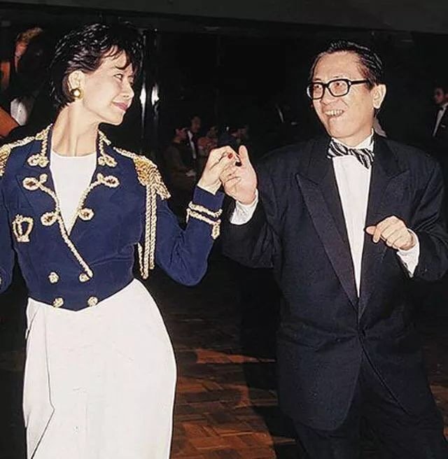 林燕妮，維多利亞港上的那一抹粉紅……