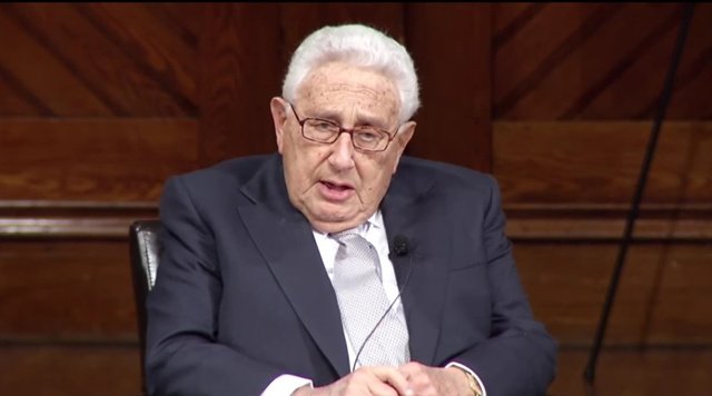 亨利·阿尔弗雷德·基辛格(Henry Alfred Kissinger,生于1923年5月27日) 亨利·阿尔弗雷德·基辛格(Henry Alfred Kissinger,生于1923年5月27日)