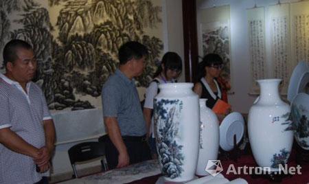 泉州首届工艺美术大师卢美彬个人美术展开展