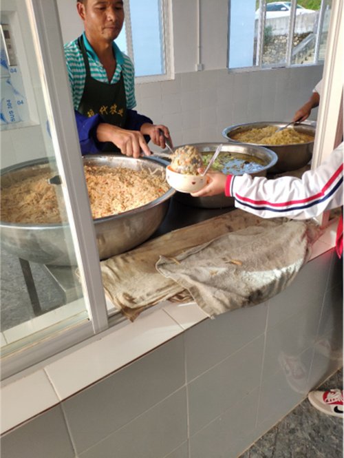 学校食堂 学校食堂