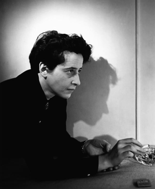 阿伦特:超越自由主义和集体主义