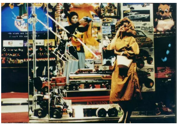 重庆大厦:"每天你都有机会和很多人擦身而过"_文化_腾讯网