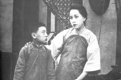 影片出家了孙儿杨并将讲述富翁余蔚如寿昌其赶冤枉门,后被电影余璞艳欲儿媳图片