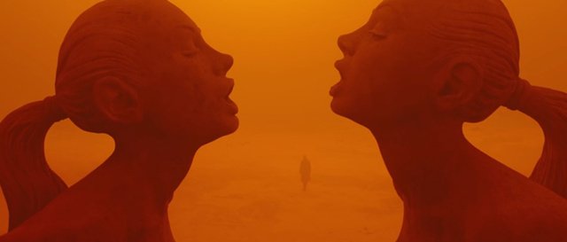 《银翼杀手2049》：拟真、创世、觉醒以及生命中那团微暗的火