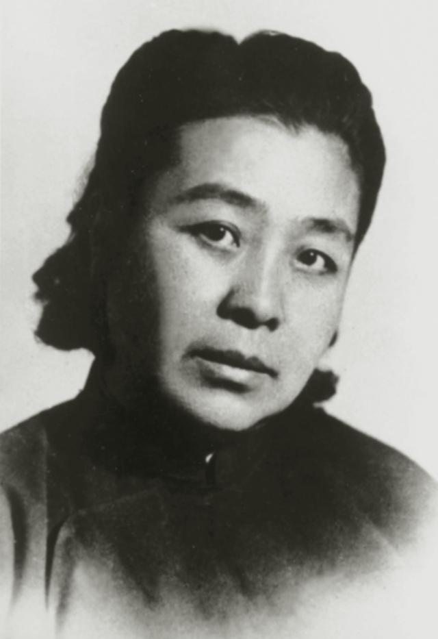 《丁玲传》作者:她的命运跟革命紧紧相连