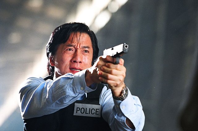 成龙所扮演的警察角色 成龙所扮演的警察角色