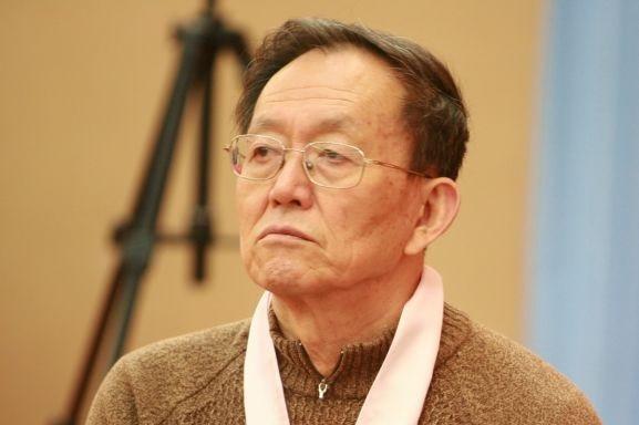 严平：新中国文坛“掌门人”最后的梦想与孤独