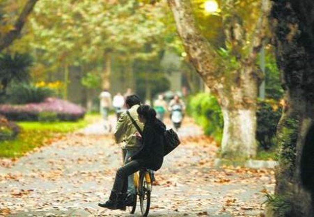 大學校園的羅曼蒂克消亡史