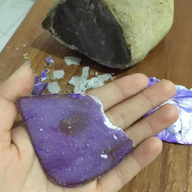 赌石：用仪器扫描原石能看出翡翠吗？