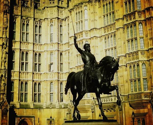 英国大宪章背后的政治悲喜剧