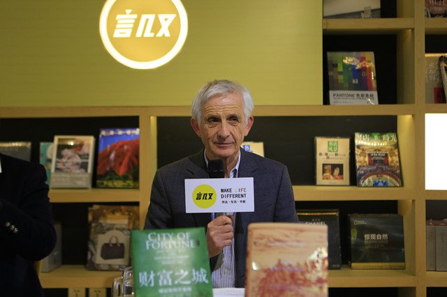罗杰·克劳利,摄影:岳鹏飞 罗杰·克劳利,摄影:岳鹏飞