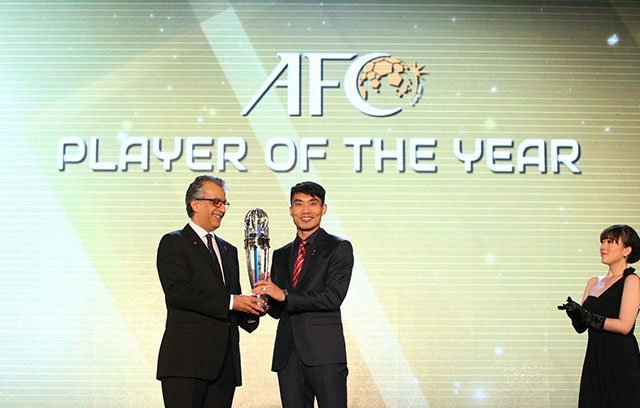 2013年,郑智荣膺亚洲足球先生。 2013年,郑智荣膺亚洲足球先生。
