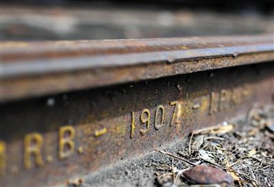 张家口火车站停用 105年历史铁轨仍未腐朽