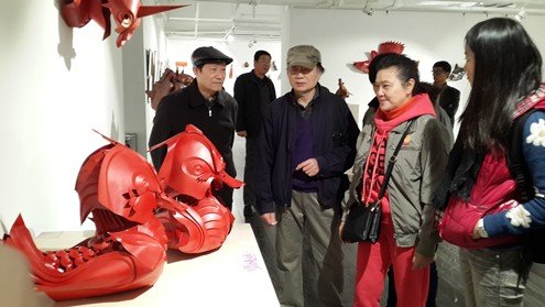 首届武汉环保美术创意作品展在湖北美院开展