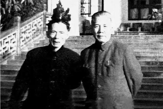 夏衍为何破口大骂周扬？