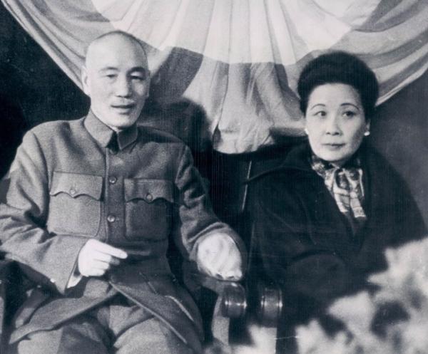 蒋介石与宋美龄是政治婚姻么?