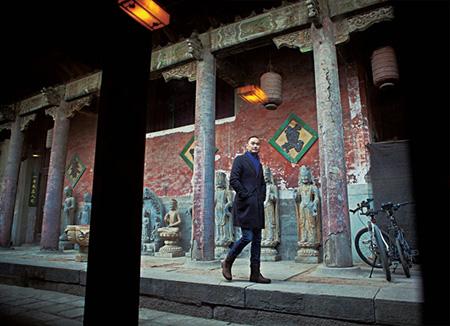 男神冯唐:我和柴静手都没拉