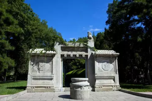 京城名人<a href='http://www.gongmutang.com/tomb/' >墓地</a>图,大腕都看中了这里的<a href='http://www.gongmutang.com/column/fengshui.html' >风水</a>