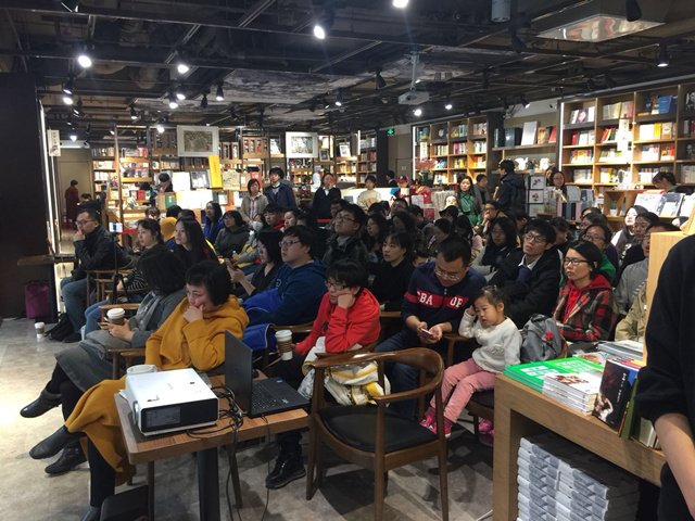 這本小說里的女性完全失去自由之後