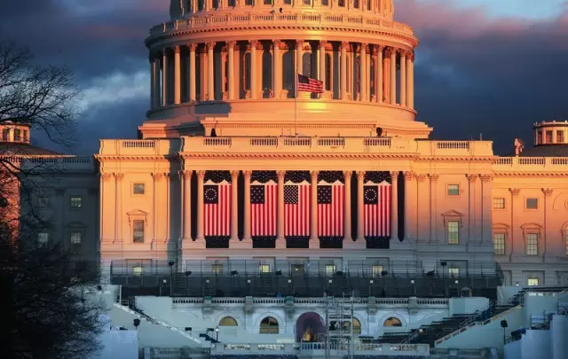 川普今夜入住白宫,不管你情不情愿他还是来了