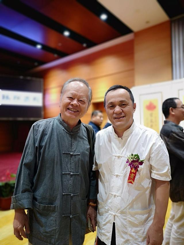 ��ï�Ѳμӵ��Ľ캣Ͽ�����黭���ҽ���չ 