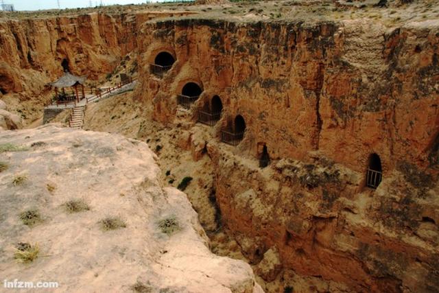 宁夏明长城长城脚下,那噬人的地下兵城