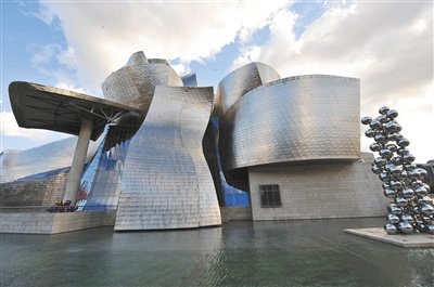 弗兰克·盖里设计的西班牙毕尔巴鄂古根海姆博物馆.陈海通 摄