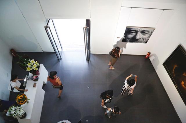 “如一·孟永康的世界”个人油画作品展开幕