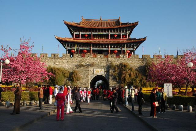 古城维护费:到底该不该收?_文化_腾讯网