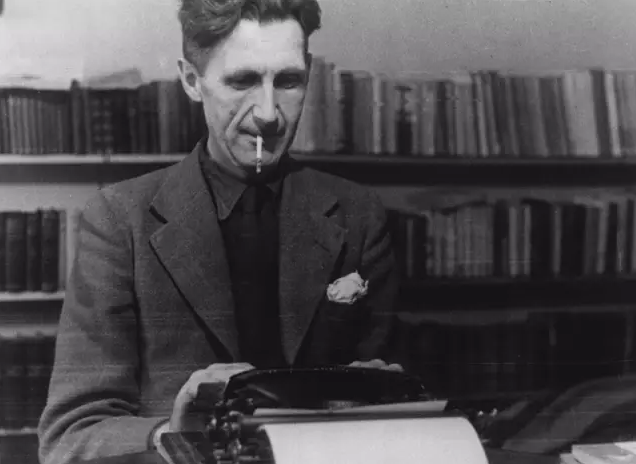 梁文道:我们兴高采烈地暴露自己的隐私