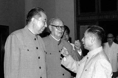胡耀邦如何取代华国锋? 力挺邓小平惨遭“批”