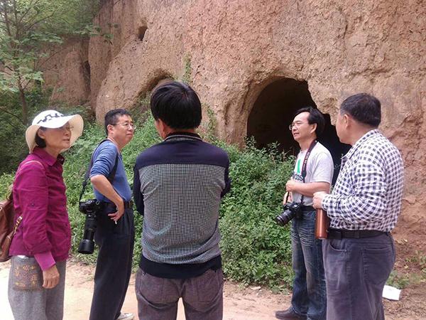 赵一凡:王建顺的家国油画