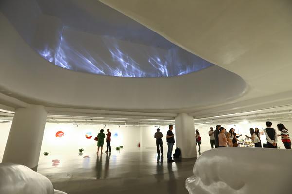 吴少英个展“流光-多维的溢彩”在山水美术馆举行_文化_腾讯网