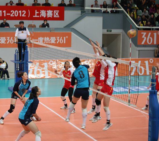361°<em>中国女排联赛</em>A组第八轮 上海3-1北京_排
