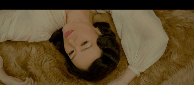 《罗曼蒂克消亡史》中,章子怡扮演的就是上海黑帮老大的出轨情人 《罗曼蒂克消亡史》中,章子怡扮演的就是上海黑帮老大的出轨情人