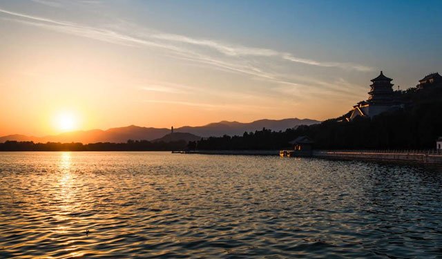 关于大师的自杀,所有解读都可能是错的