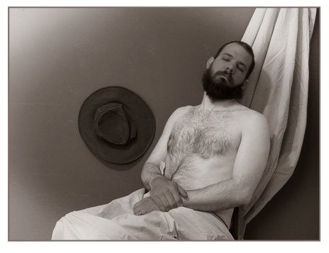 是身份的幻觉，还是新生活的曙光