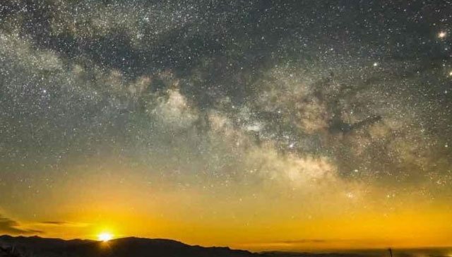 如果你在冬夜的厕所遇到有女生呻吟