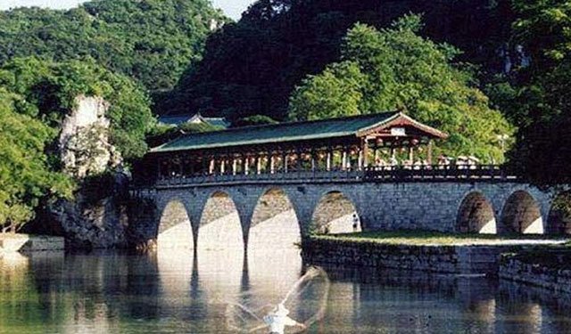 一个一直活在乡亲心里的王朝