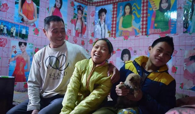 红泥小屋中的炉火