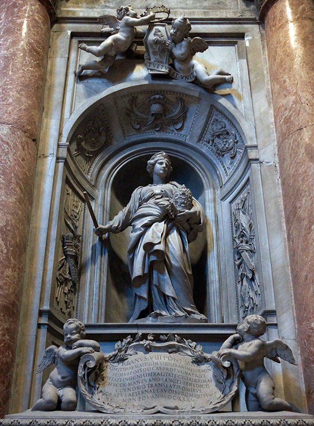 梵蒂冈圣彼得大教堂内的托斯卡纳的玛蒂尔达雕像