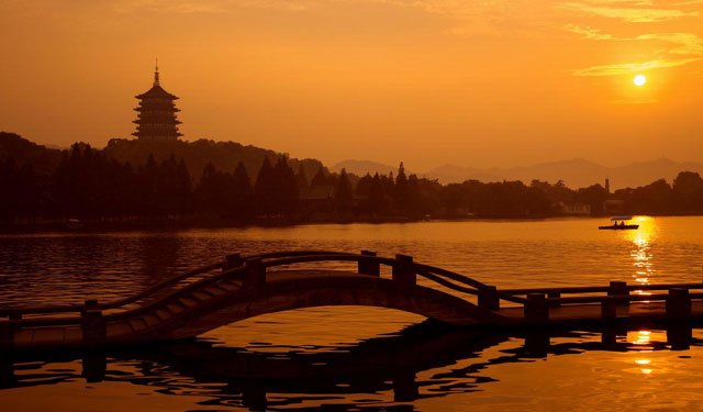 真與煙霞相接納