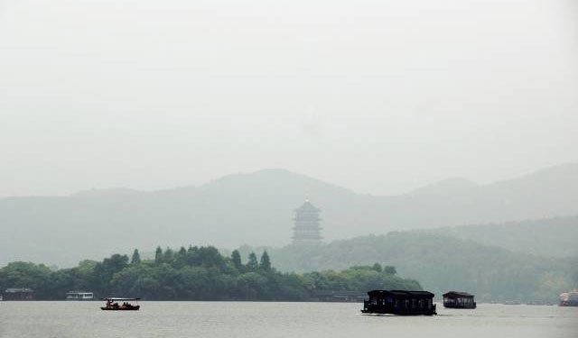 真與煙霞相接納