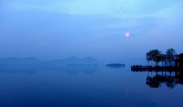 真與煙霞相接納