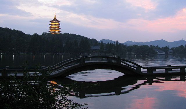 真與煙霞相接納