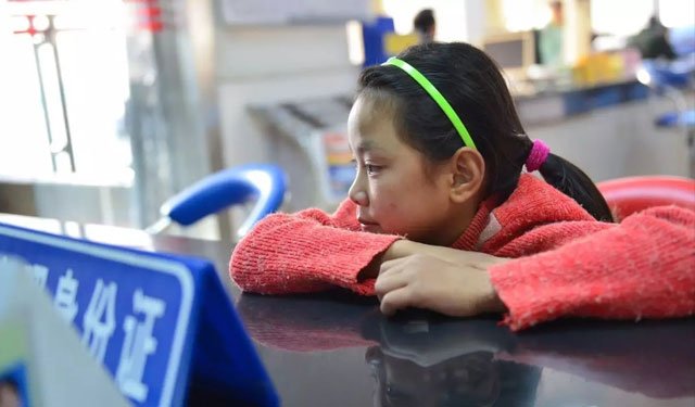 红泥小屋中的炉火