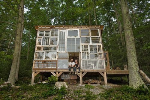 charming cabin 迷人的窗户小棚屋